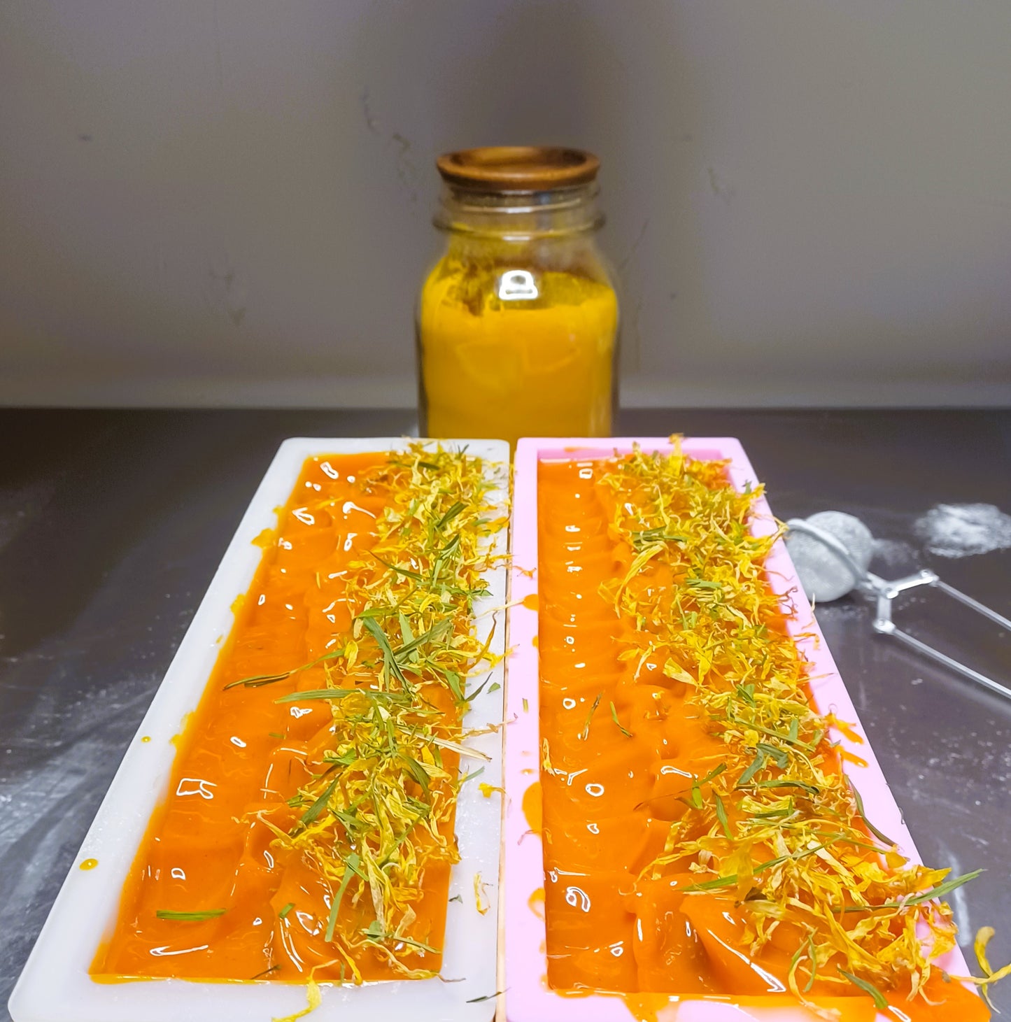 JABÓN EN BARRA DE CÚRCUMA Y ACEITE DE MELALEUCA